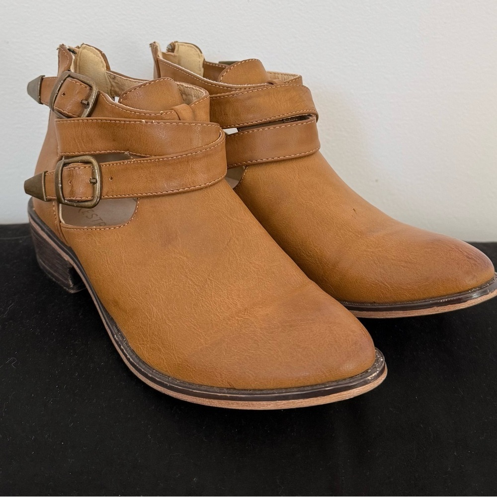 Restricted | Tan Ankle Boots | Women’s 5.5 | Double Strap | Back Zip